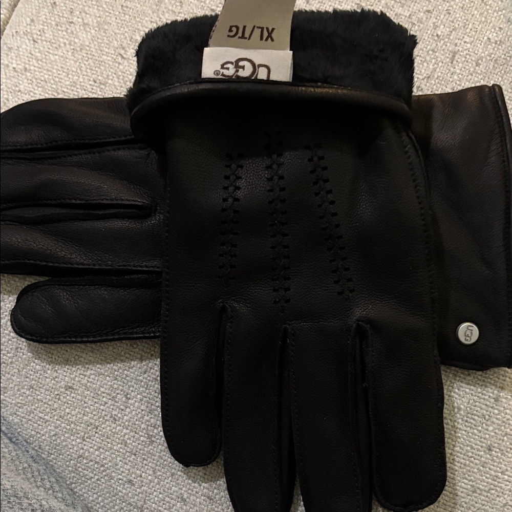 UGG Men's Classic Black Leather Gloves NWOT